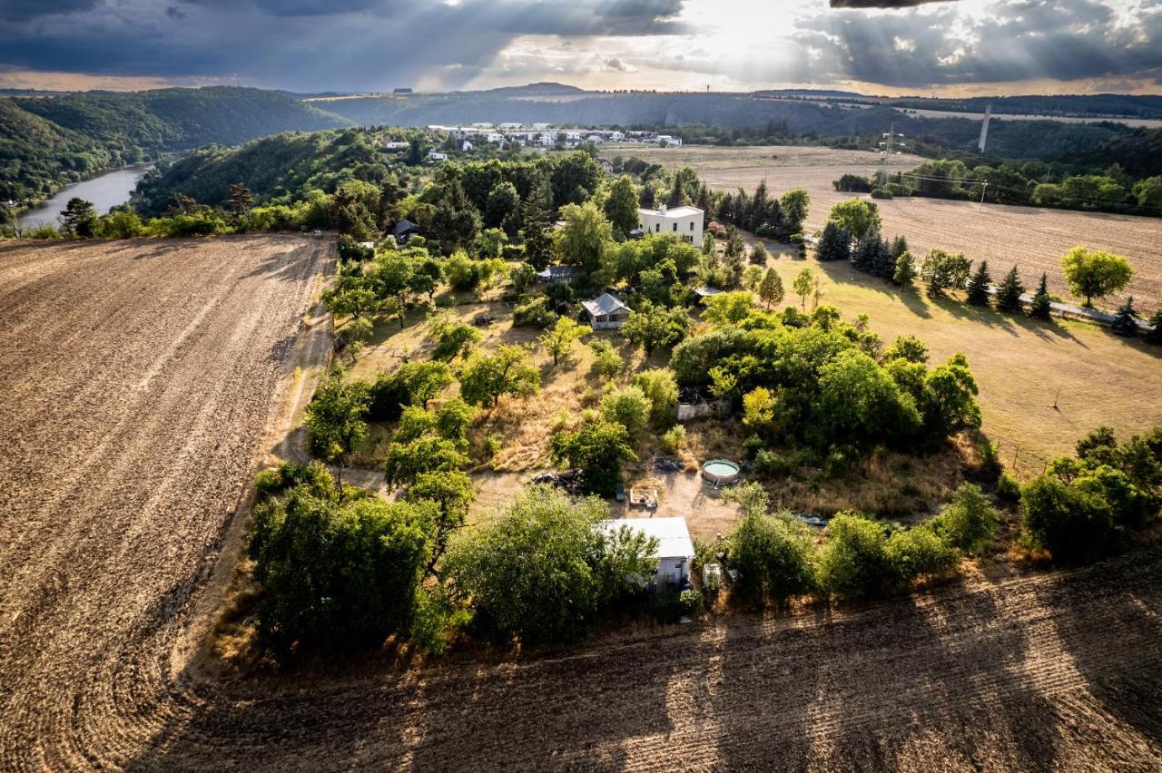 Tiny House - Chatka V Rezi U Prahy Husinec  Bagian luar foto